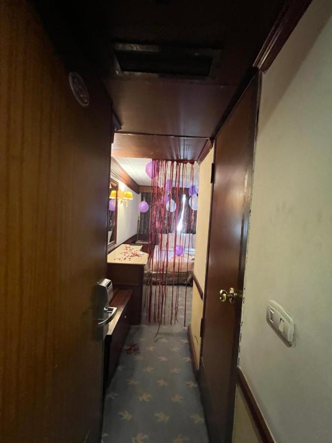 Mimi Queen Nile Cruise &Diamondhotel Каир Экстерьер фото